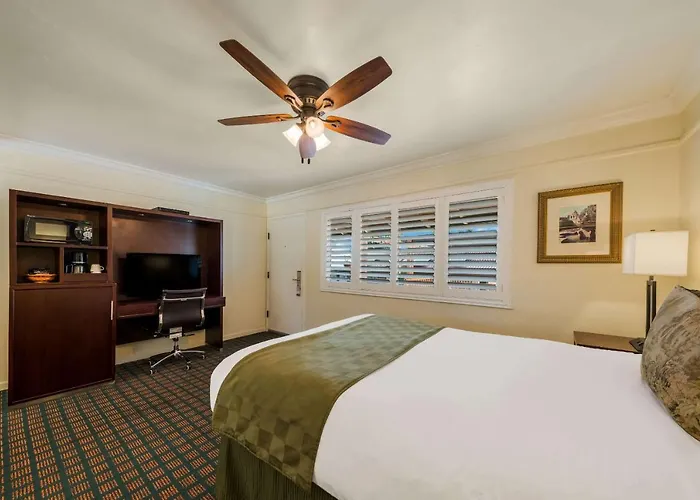Clarion Collection Carmel Oaks Inn